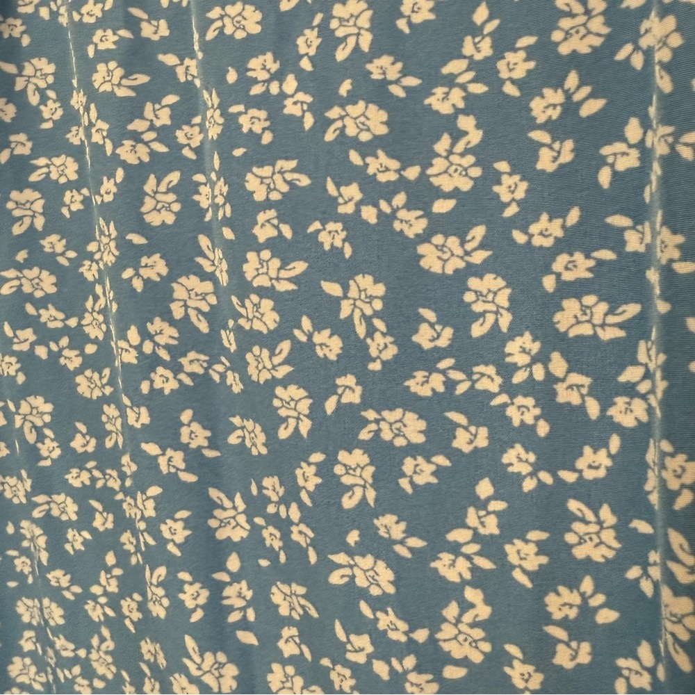 Cider Blue and White Floral Skirt with Adjustable Cinch Size Small - Picture 7 of 7